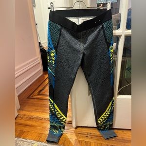 Gap fit athletic spandex pants, size small.
